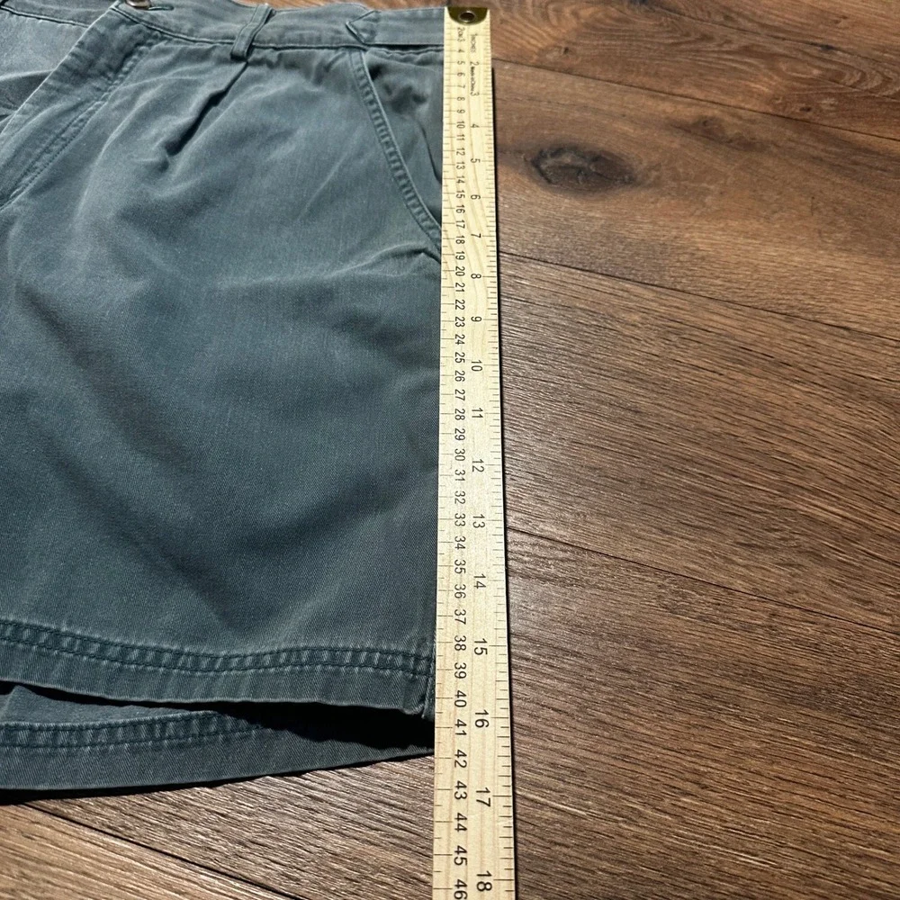 Woolrich pleated shorts